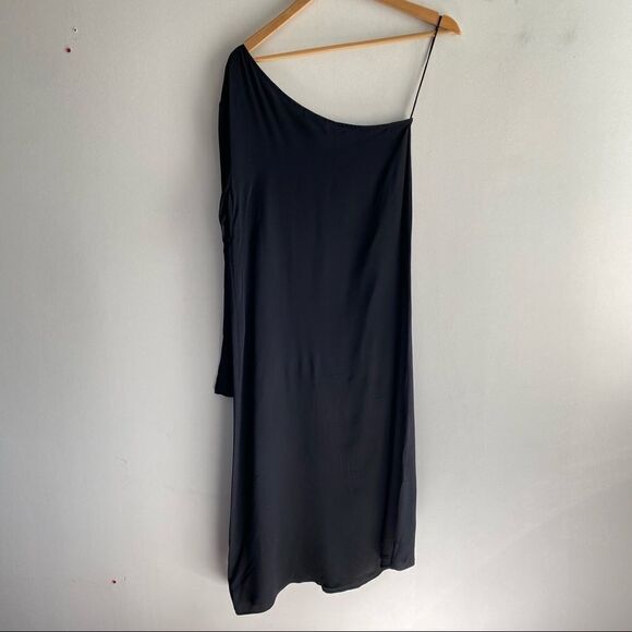 Ryan Roche black silk one shoulder long sleeve drape straight a-line midi dress - Picture 5 of 6